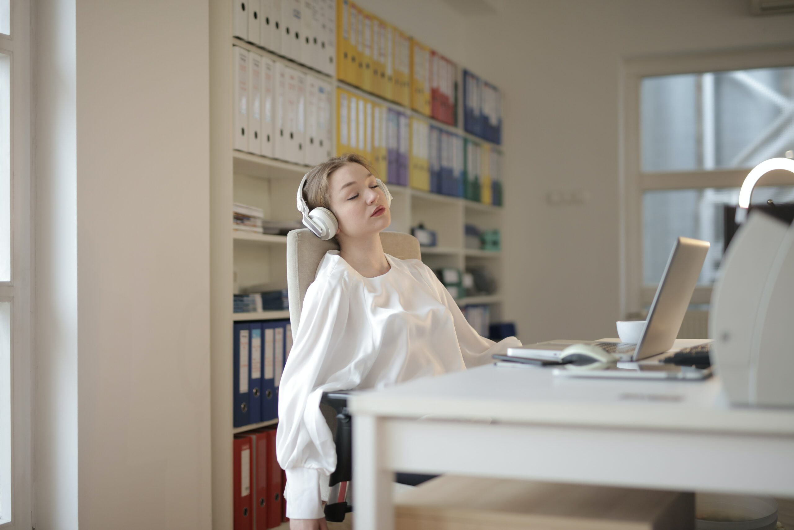 Featured image for Sleep and productivity - 8 tips for supporting employees with sleep health